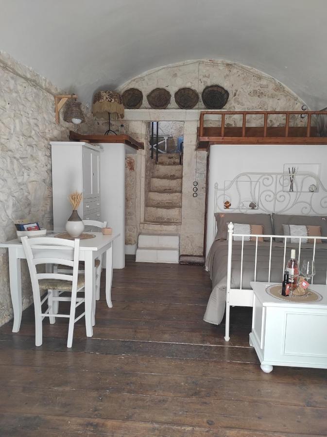 오스투니 Nel Vico Antico 빌라 외부 사진